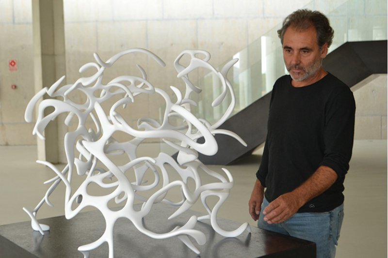 Quico Torres expone sus obras en krion en el Auditori Teulada Moraira