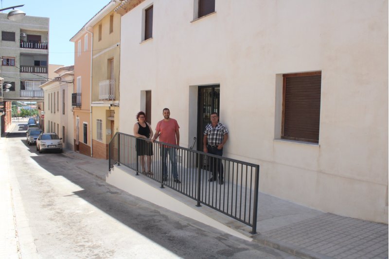 El Ayuntamiento de Ondara dota al Trinquet municipal con una entrada más accesible