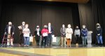 Los cuatro participantes en el concurso literario para mayores de Dnia se llevan premio