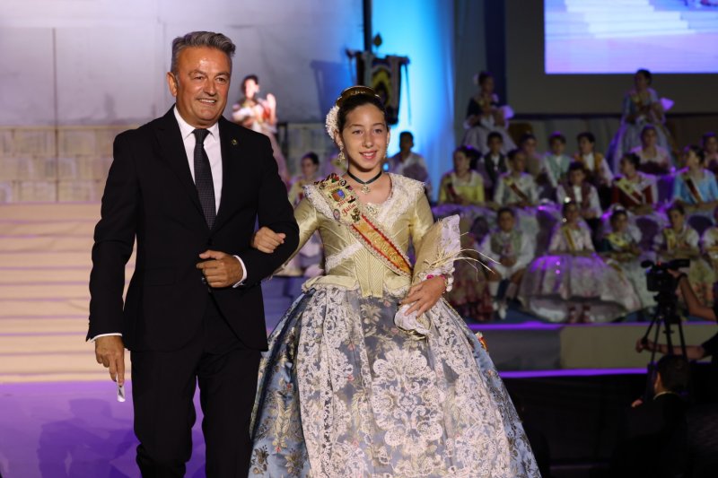 Marta Ortuño i Ariadna Serrat estrenen el seu regnat de Fogueres 2020