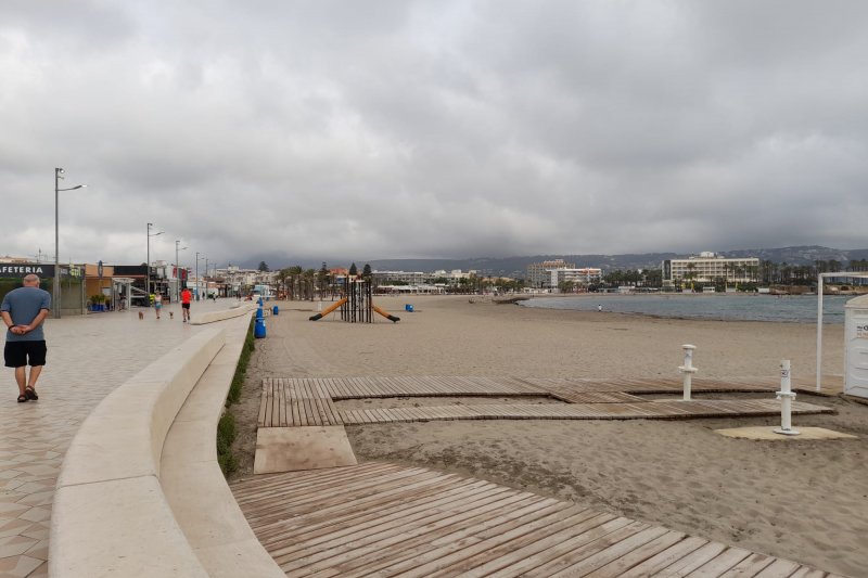 El PP de Xbia critica el lamentable aspecto que ofrece la playa del Arenal en plena campaa estival